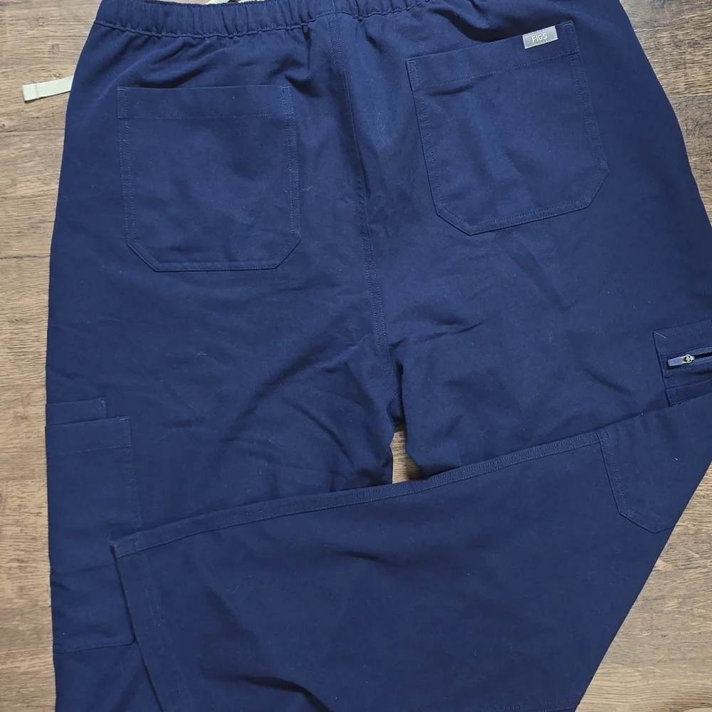 FIGS Men's Navy Blue Cargo Pants Scrubs Sz XL‎